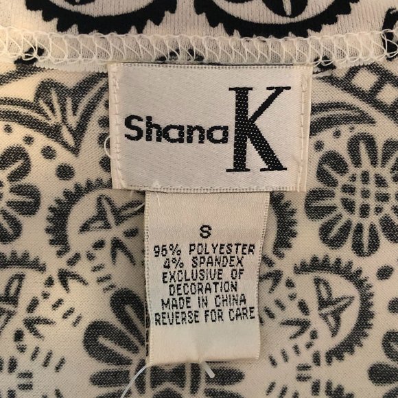 A  "Shana K" blouse, lovely black and white print,  new and with tags - Picture 5 of 6